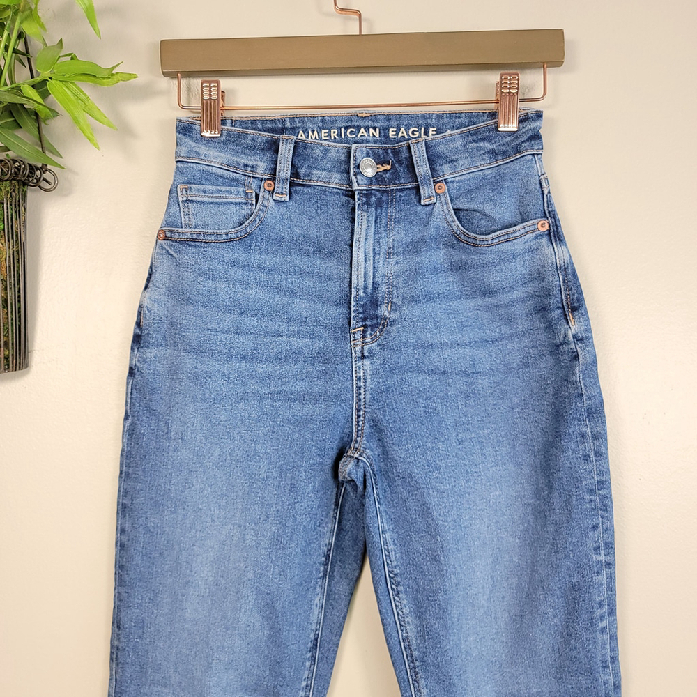 American Eagle Mom Jeans Hi Rise Medium Blue Wash Stretch Relaxed Fit Jean AE 0 - Picture 4 of 11